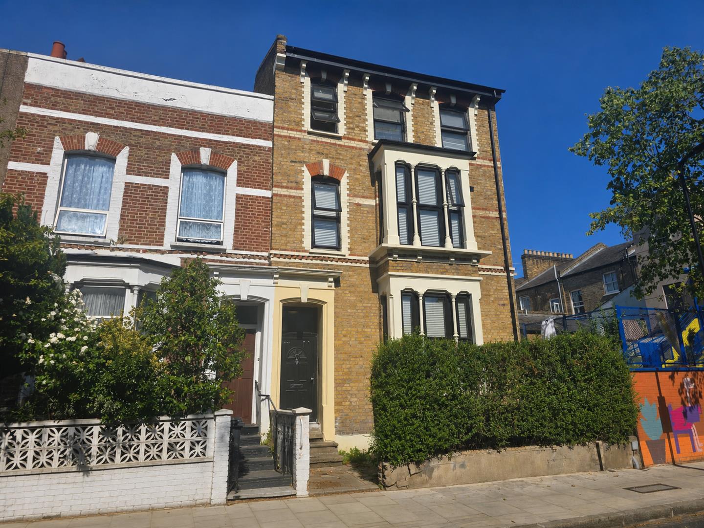 Room Darville Road in Greater London