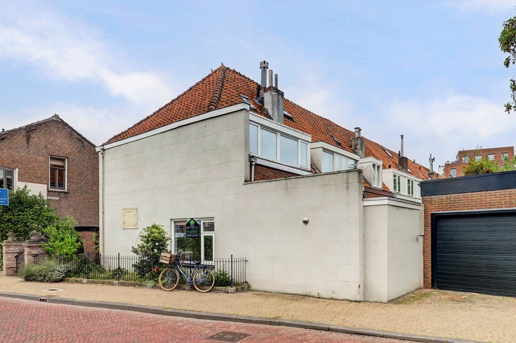 Hoekwoning te koop: Leeuwenhofje 2, Gorinchem