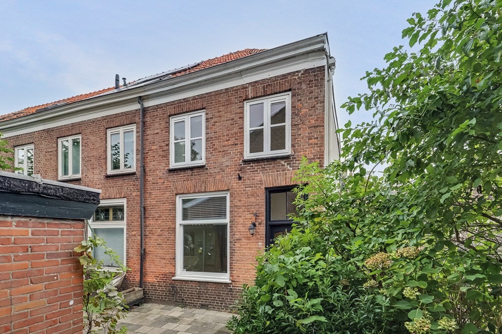 Hoekwoning te koop: Leeuwenhofje 2, Gorinchem