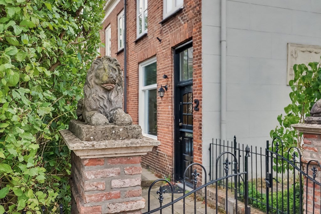 Hoekwoning te koop: Leeuwenhofje 2, Gorinchem