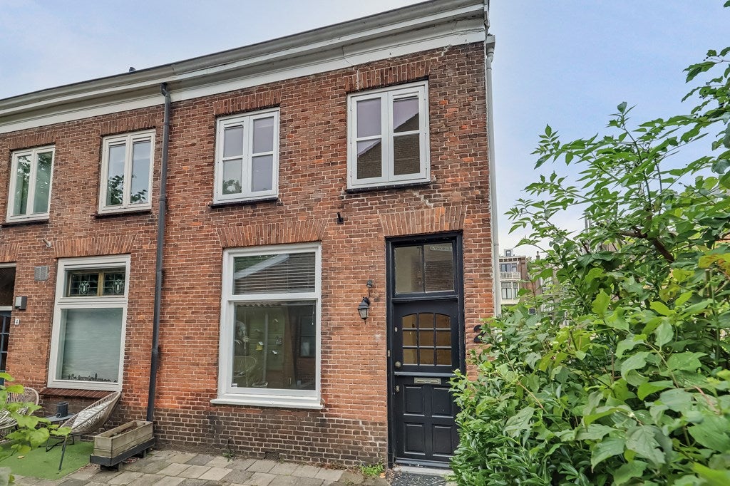 Hoekwoning te koop: Leeuwenhofje 2, Gorinchem