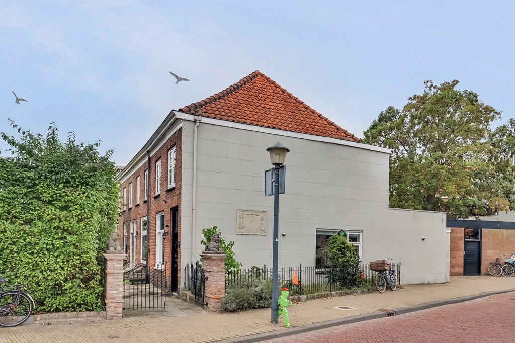 Hoekwoning te koop: Leeuwenhofje 2, Gorinchem