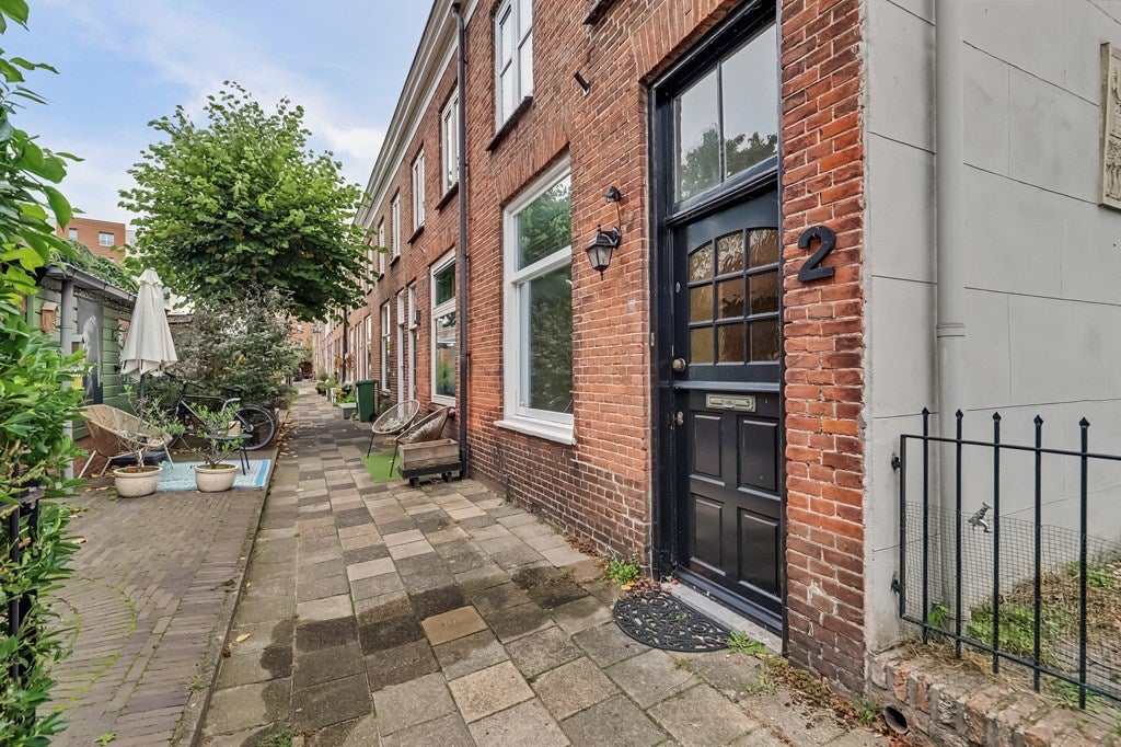 Hoekwoning te koop: Leeuwenhofje 2, Gorinchem
