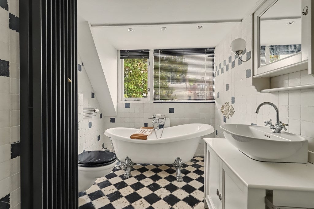 Hoekwoning te koop: Leeuwenhofje 2, Gorinchem