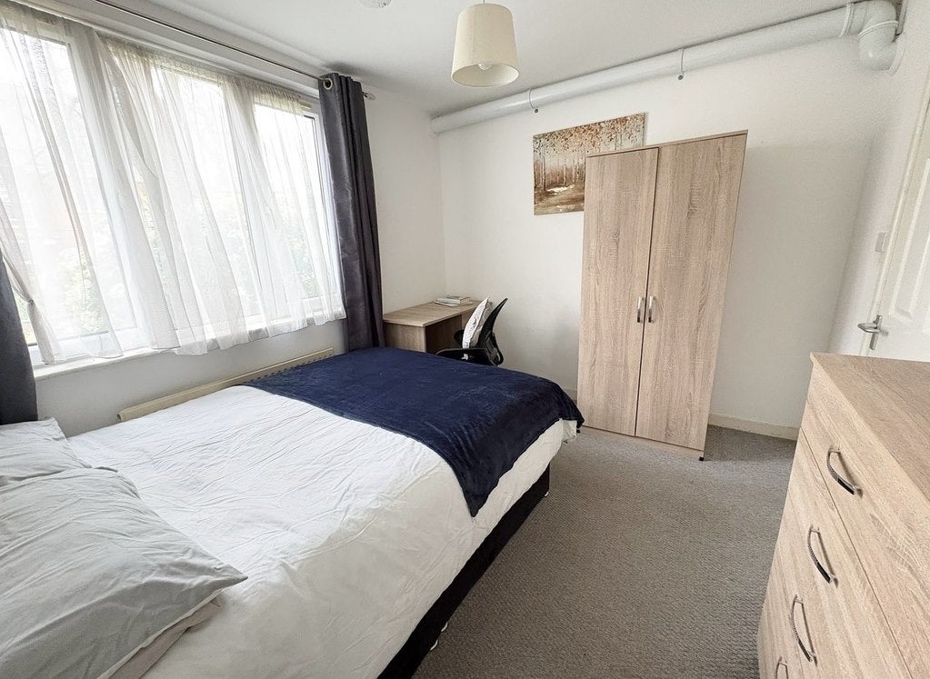 Room Pound Tree Road in Southampton