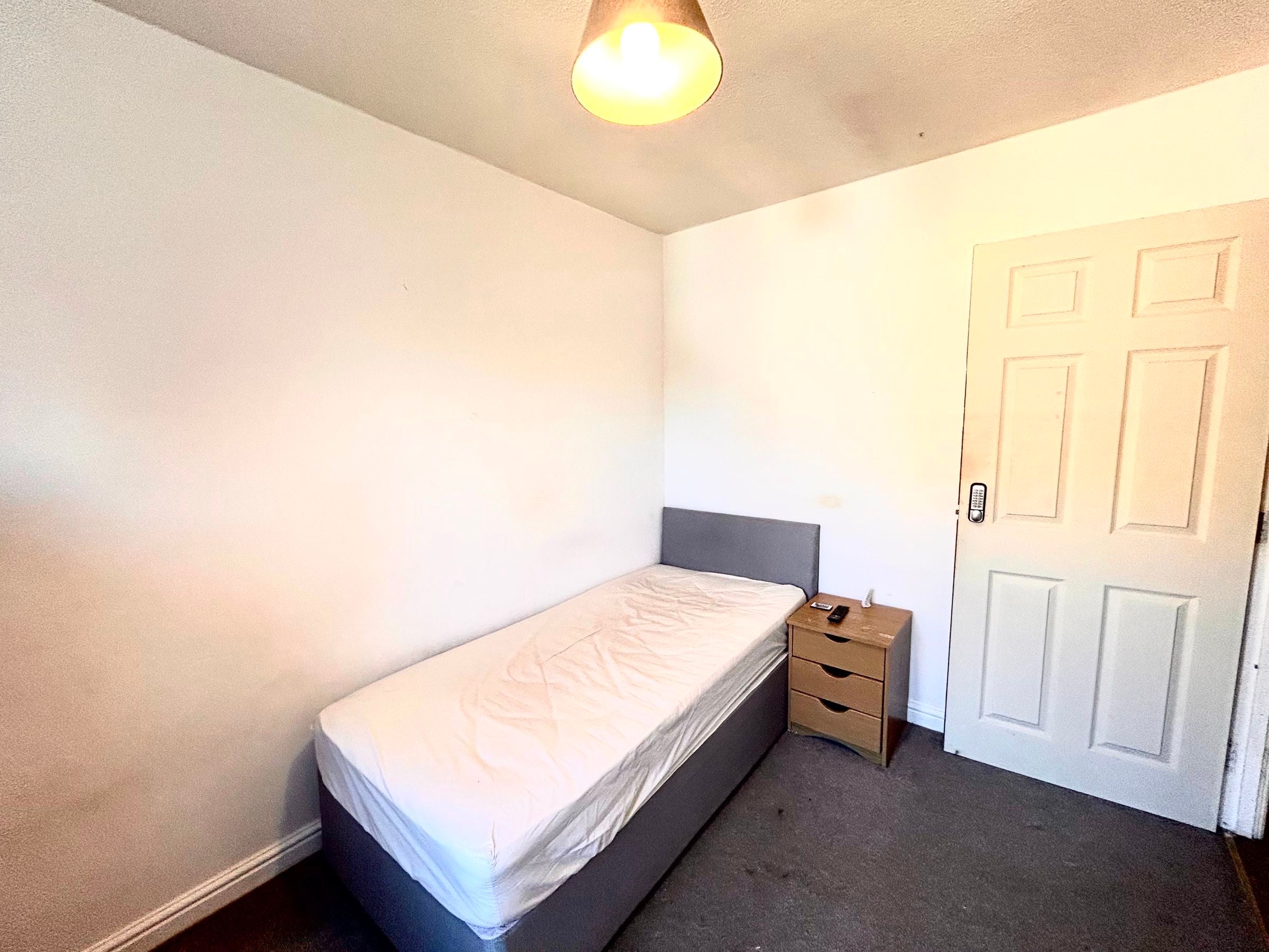 Room Hill Court in Broadlands
