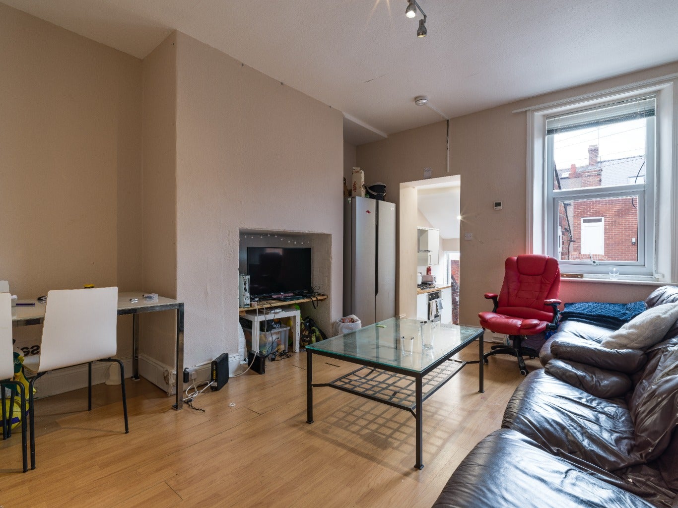 Flat Oakland Road in Newcastle upon Tyne