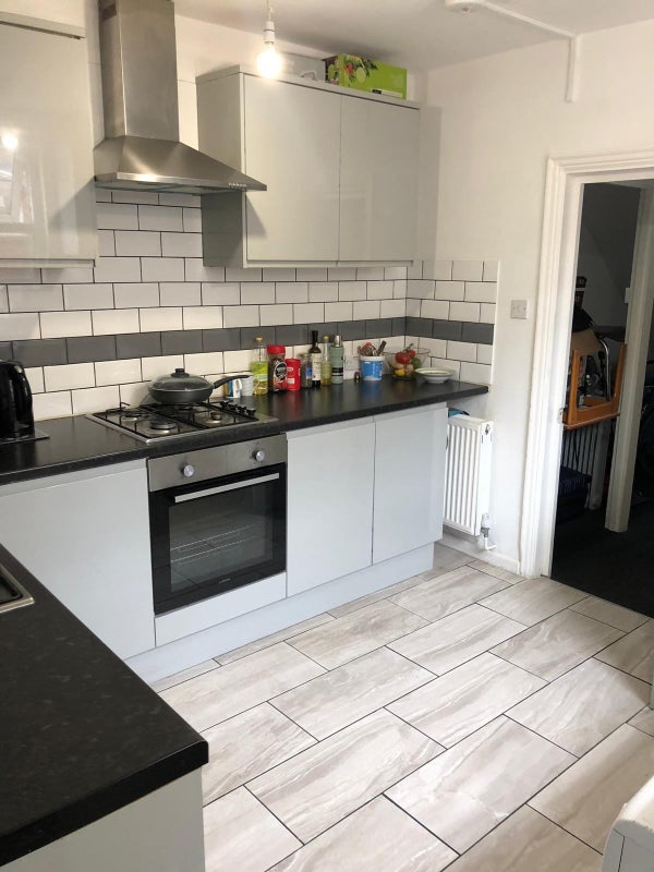 Room Arngask Road in Greater London