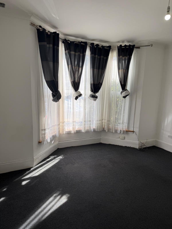 Room Arngask Road in Greater London
