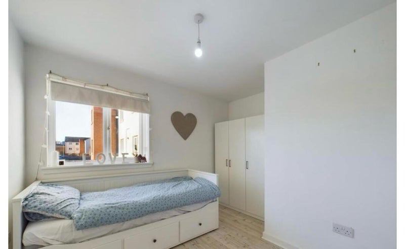 Room Pringle Drive in City of Edinburgh