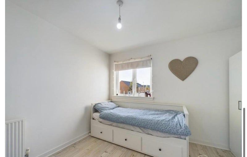 Room Pringle Drive in City of Edinburgh