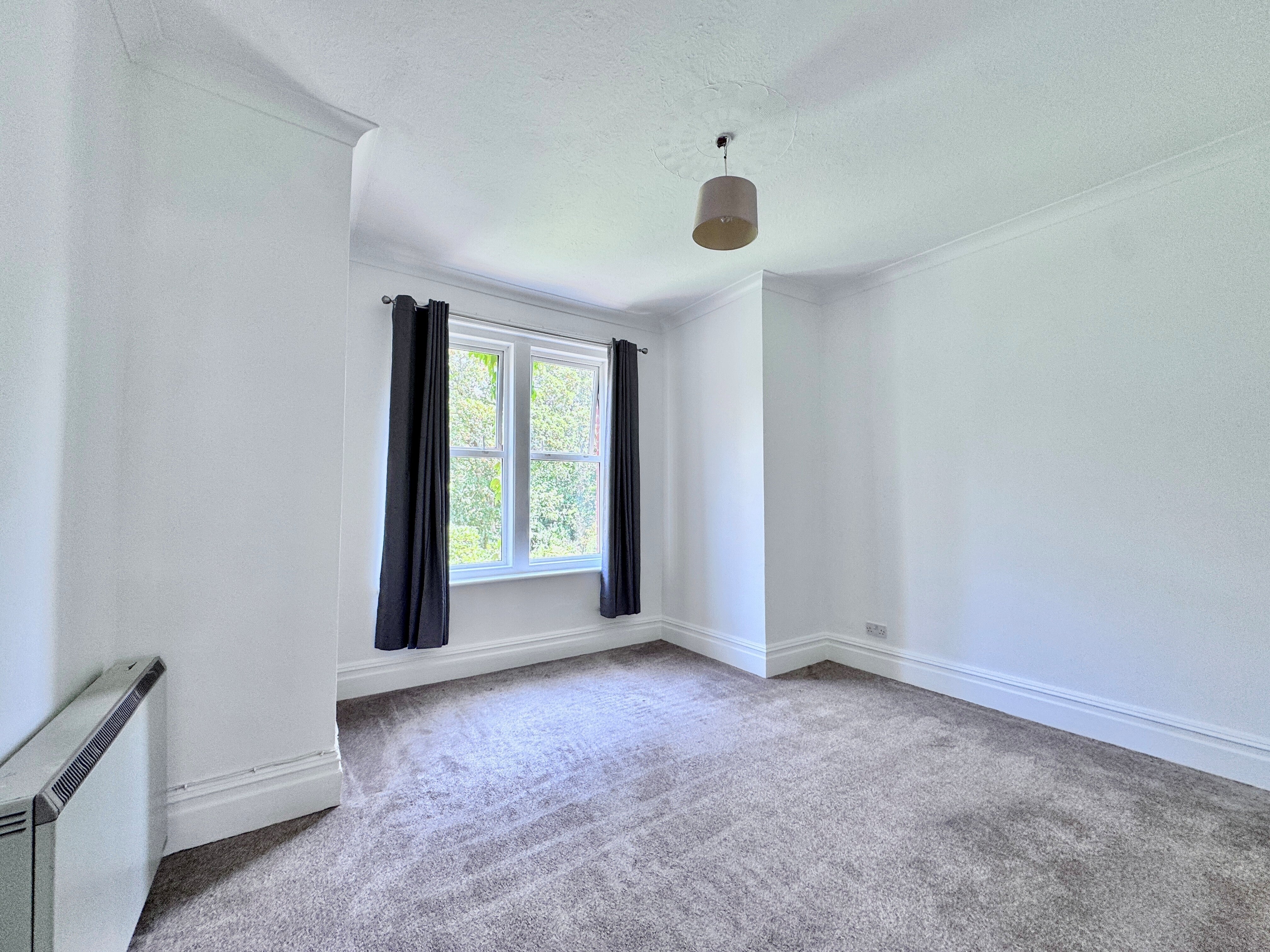 Flat Alumhurst Road in Bournemouth
