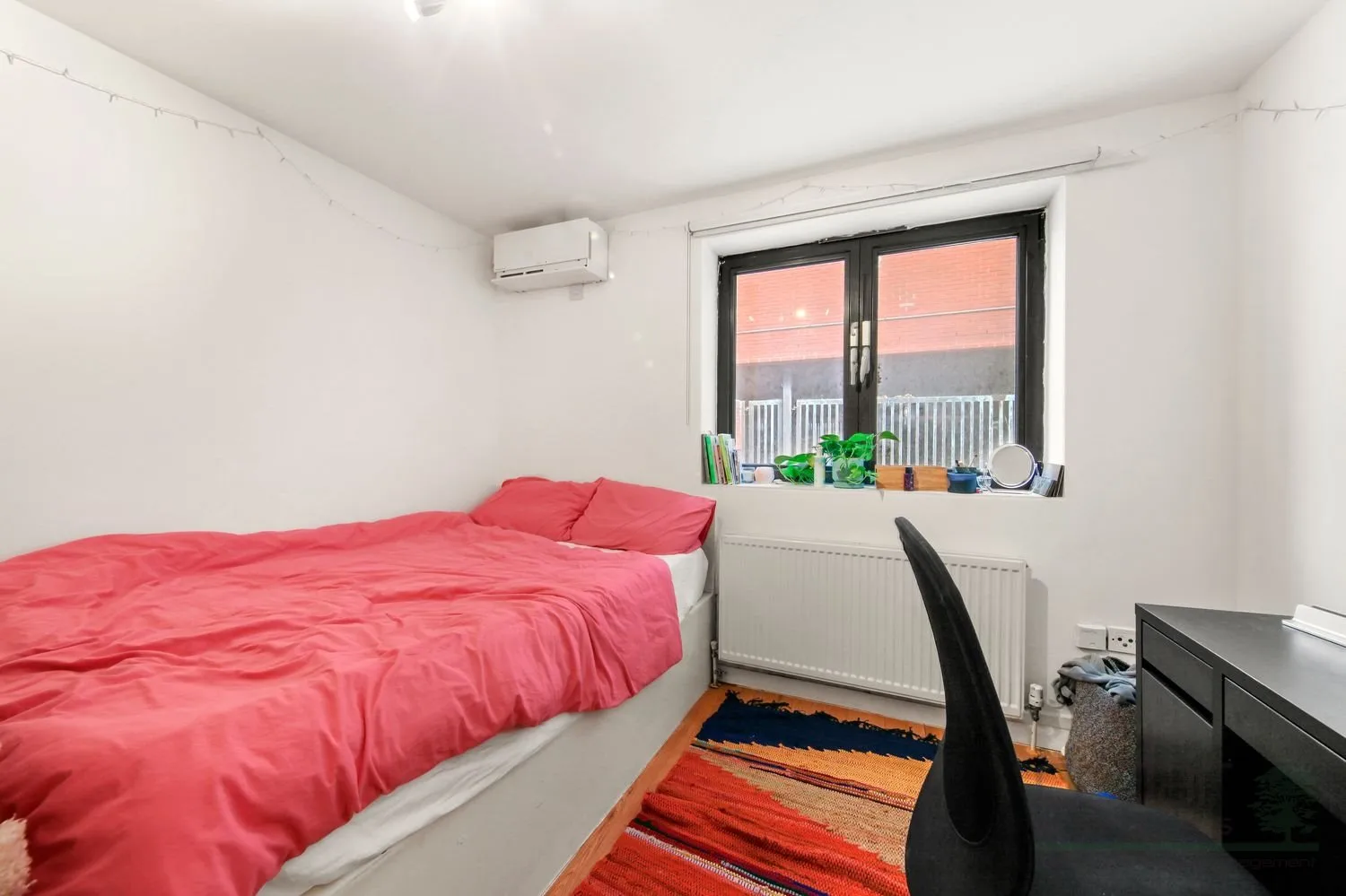 Flat Brixton Road in Greater London