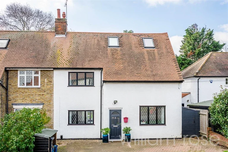 House Rayleigh Road in Greater London