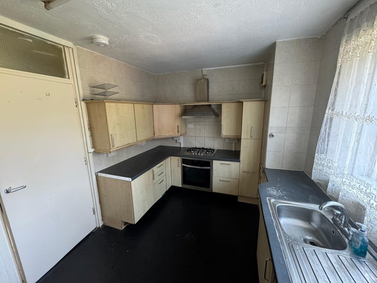 Flat Reed Road in Greater London