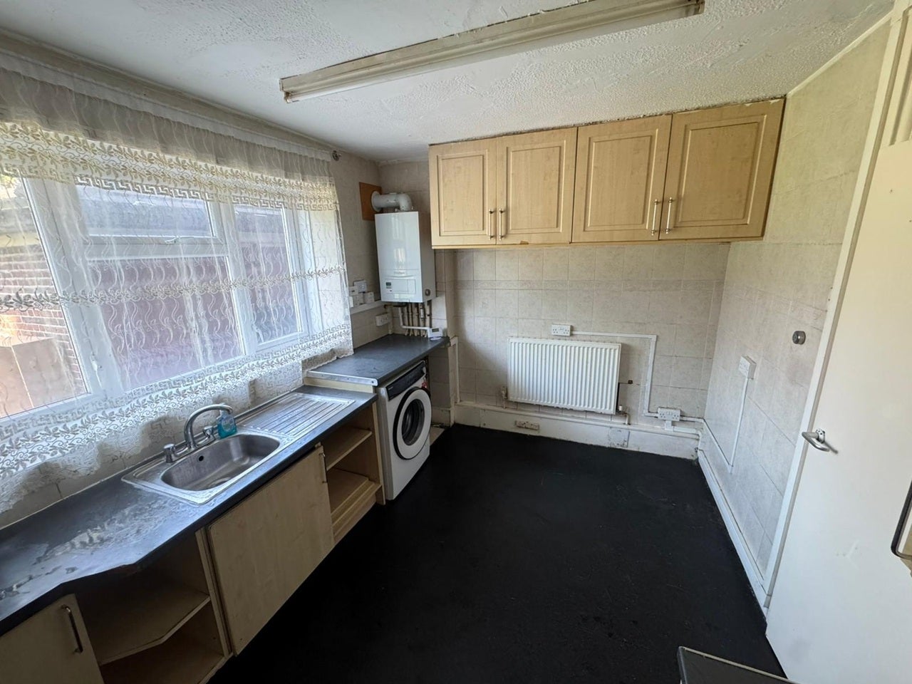 Flat Reed Road in Greater London
