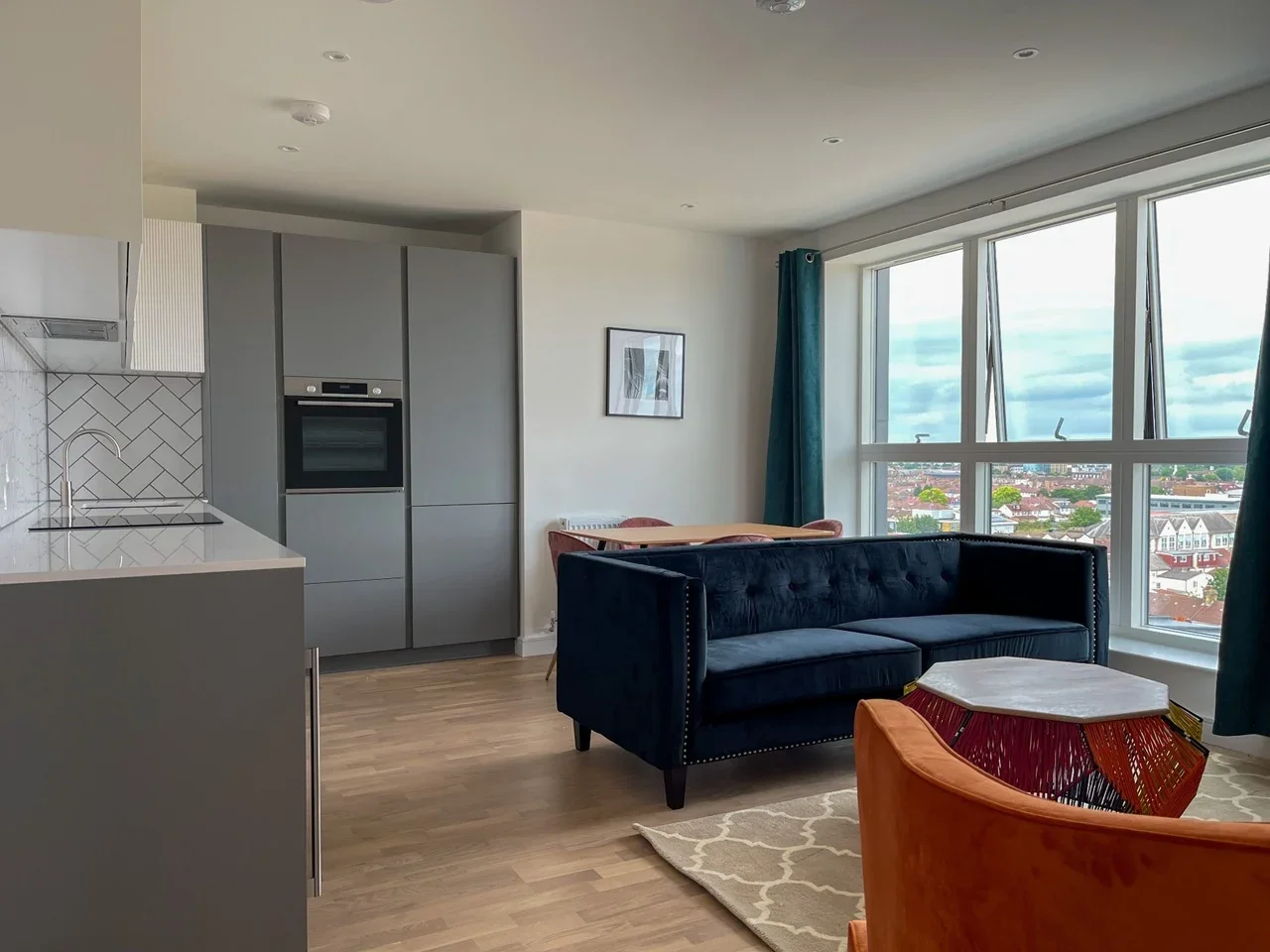 Flat Accolade Avenue in Greater London
