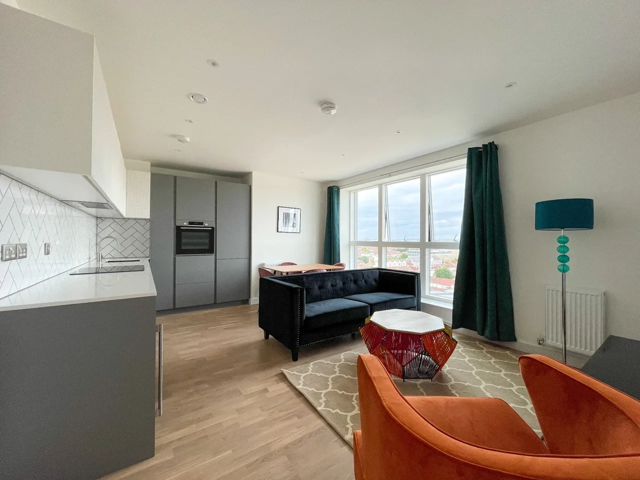 Flat Accolade Avenue in Greater London
