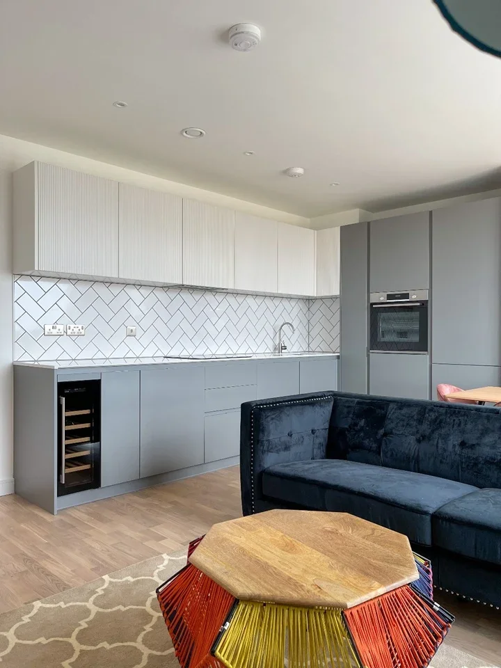 Flat Accolade Avenue in Greater London