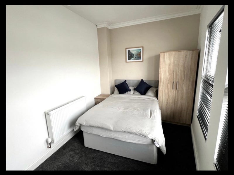 Room Rosebery Grove in Oxton Village