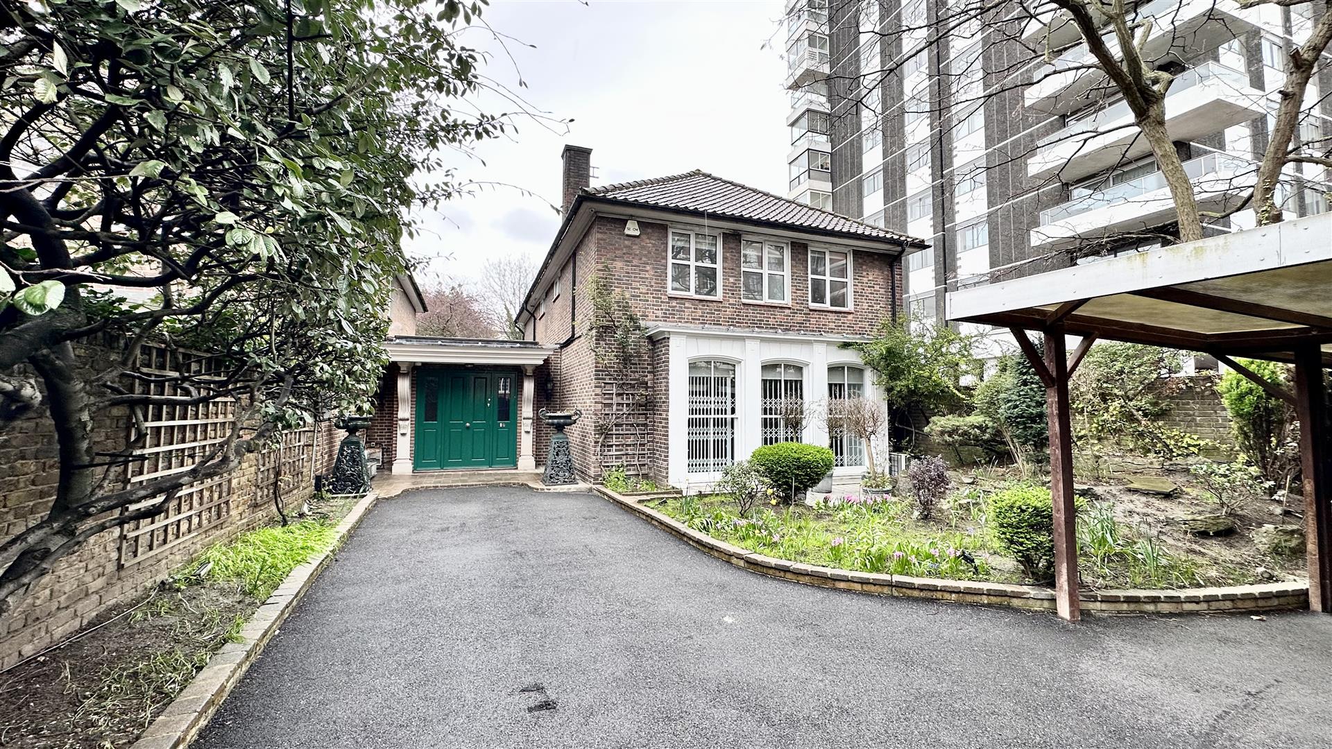 House Grove End Road in City of Westminster
