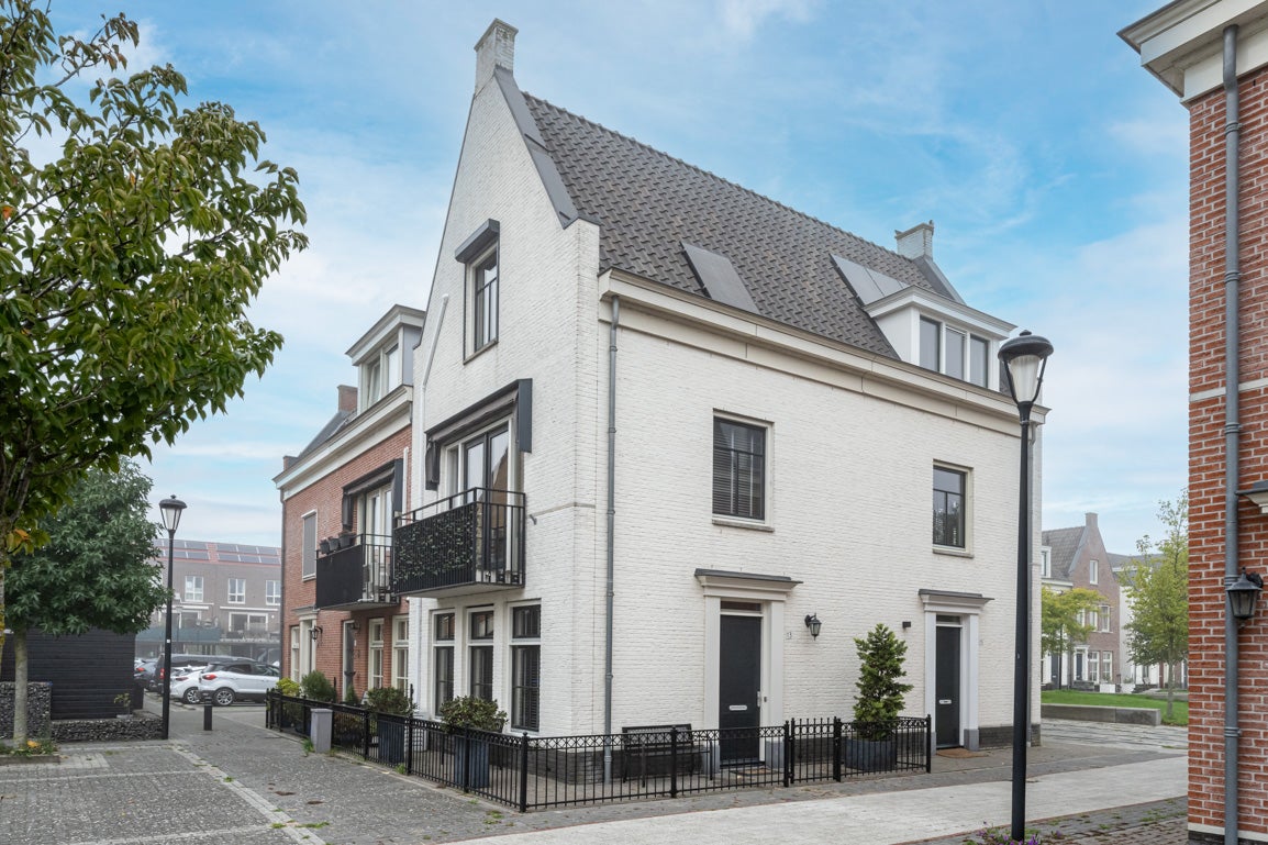 Tussenwoning te koop: Bergweg 13, Middelharnis