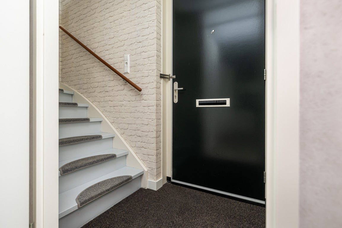 Tussenwoning te koop: Bergweg 13, Middelharnis