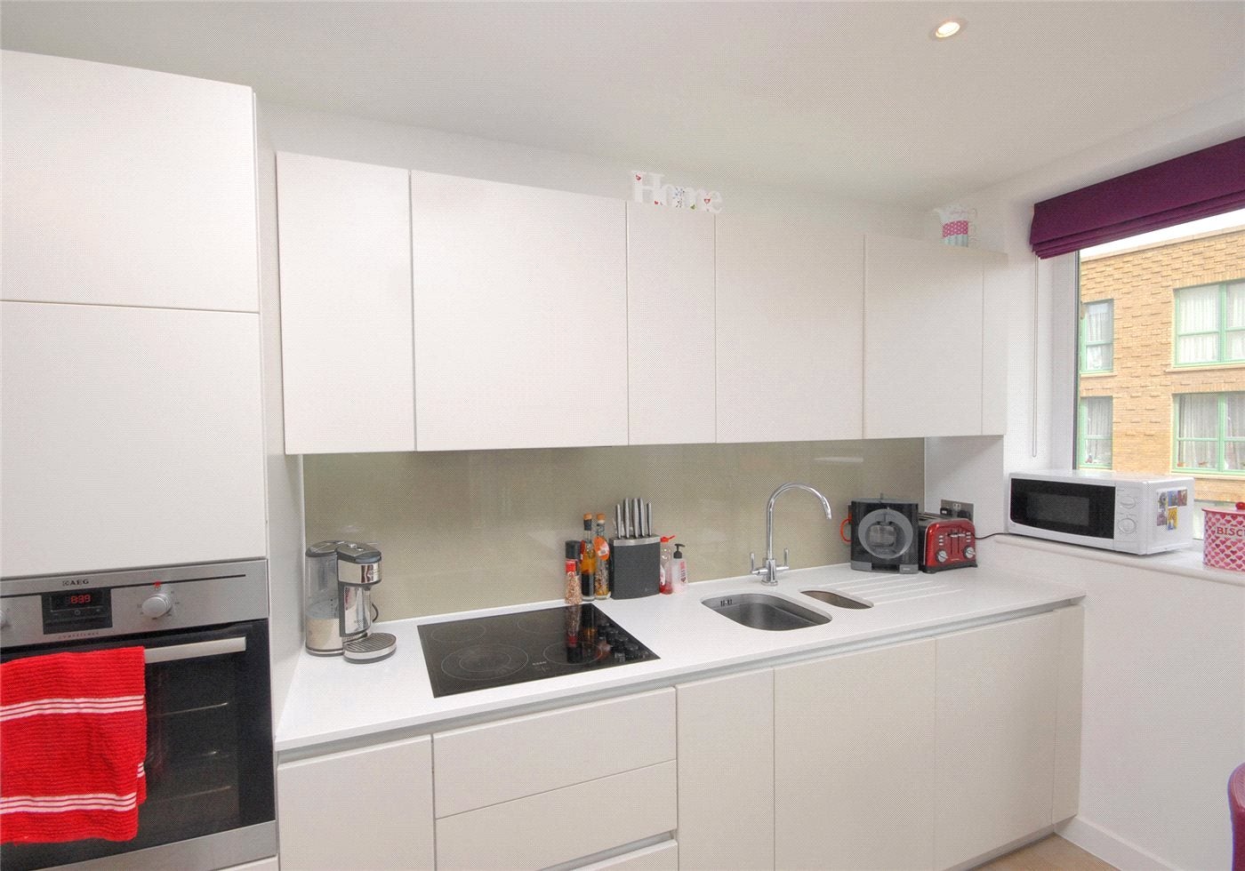 Flat Astell Road in Greater London