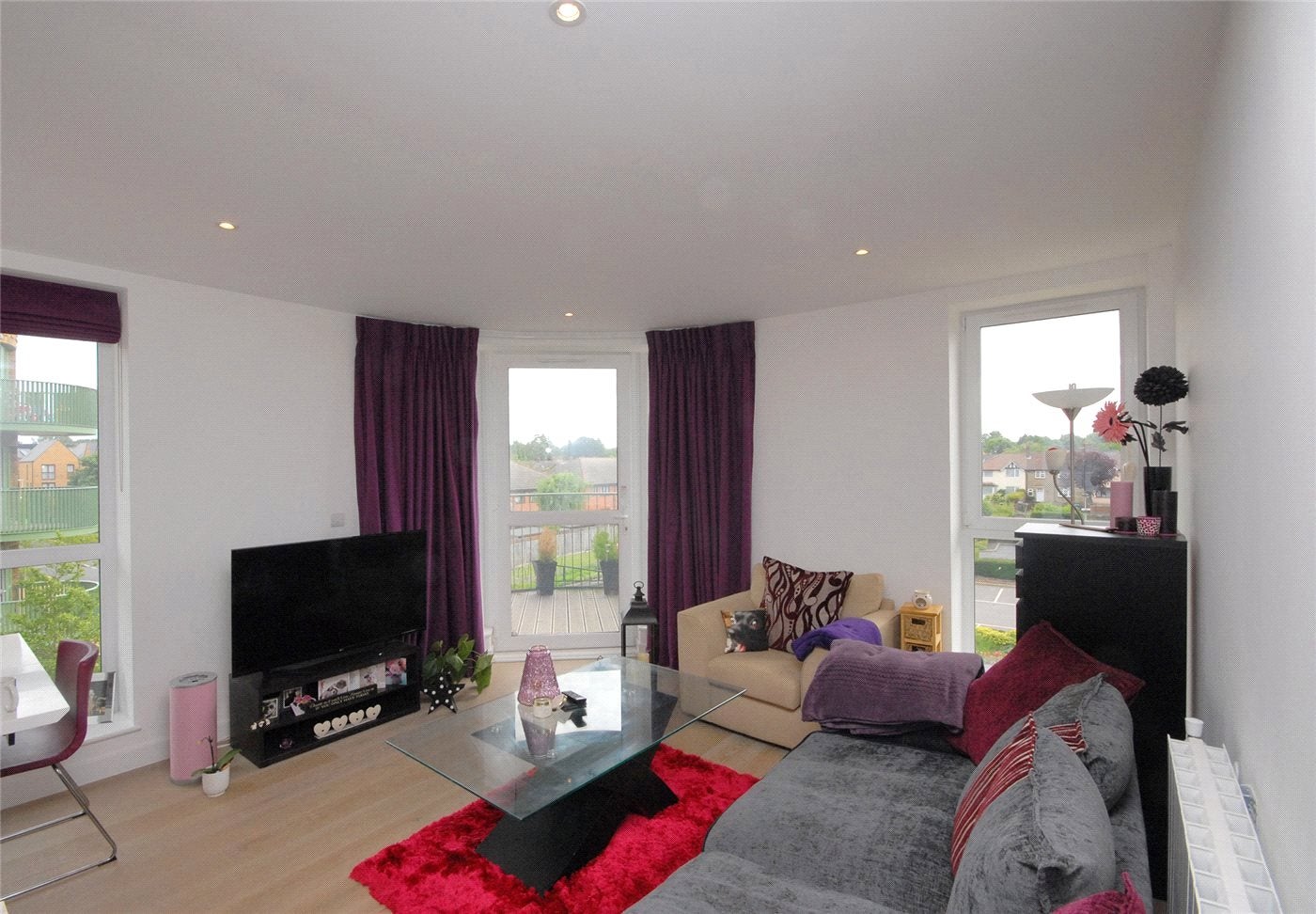 Flat Astell Road in Greater London