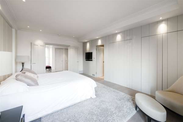 Flat Coleridge Square in Greater London