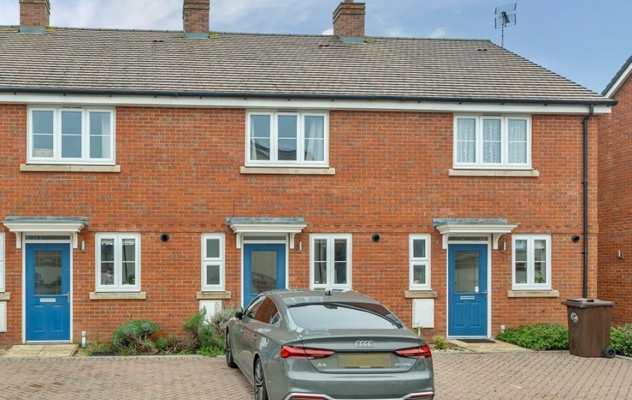 House Long Furlong in Over