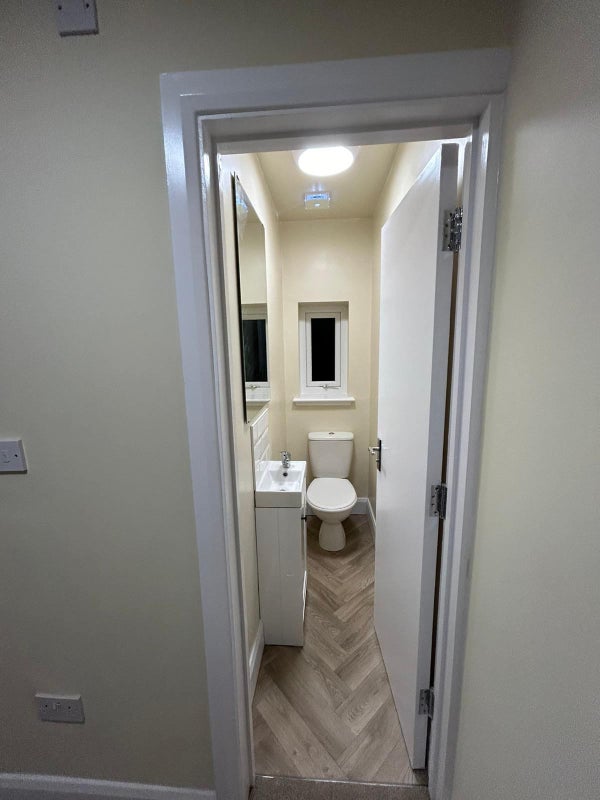 Room Tarbock Road in Liverpool