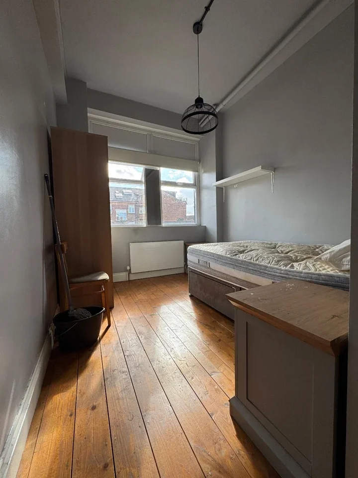 Room Guildford Street in Luton