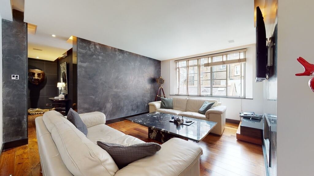 Flat Sloane Street in Greater London
