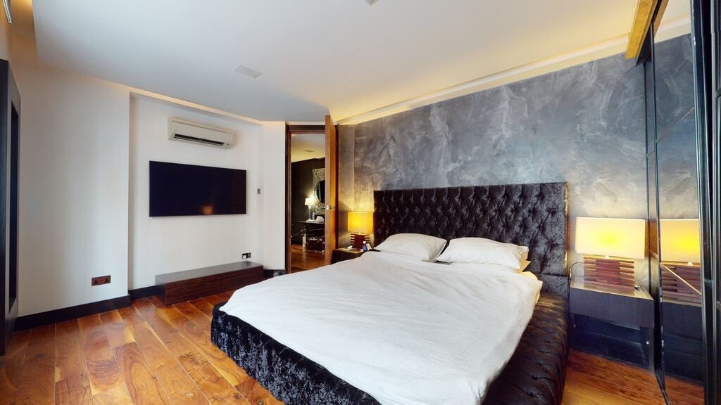 Flat Sloane Street in Greater London