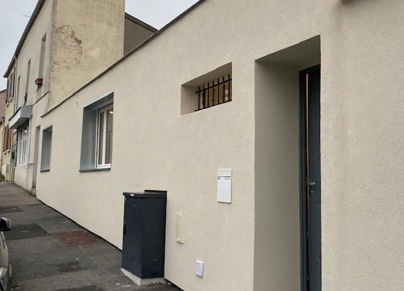 Flat Rue d'Estienne d'Orves in Montreuil