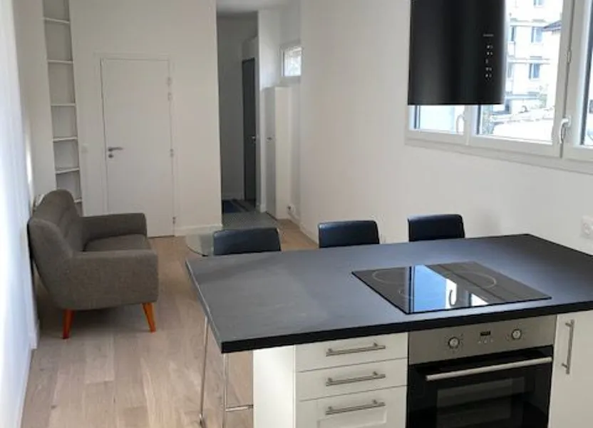 Flat Rue d'Estienne d'Orves in Montreuil