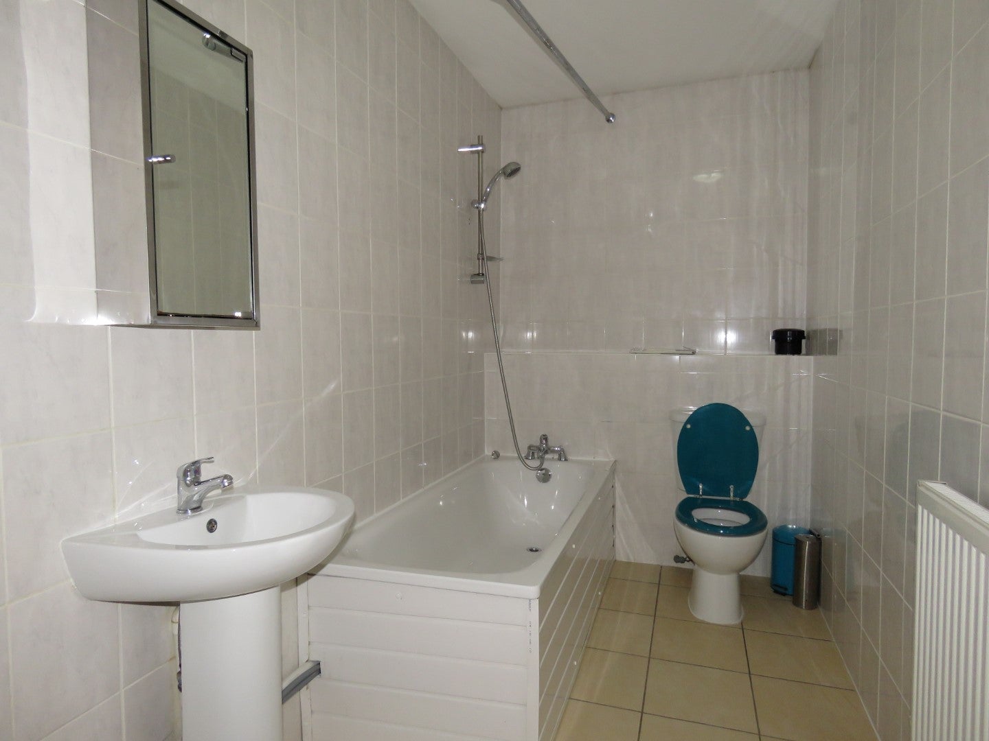 Flat Rye Lane in Greater London