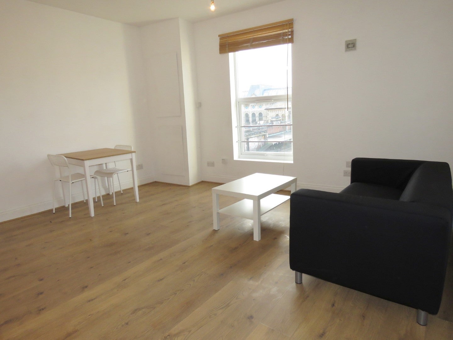 Flat Rye Lane in Greater London