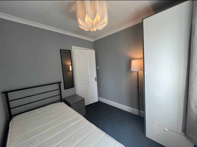 Room Tunnel Avenue in Greater London