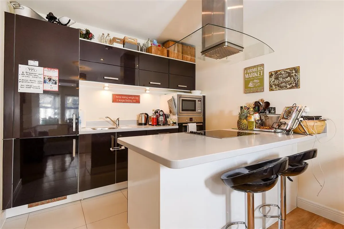 Flat Acton Lane in Greater London