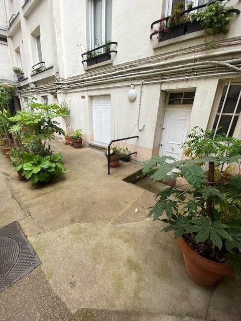 Flat Rue de Charenton in Paris