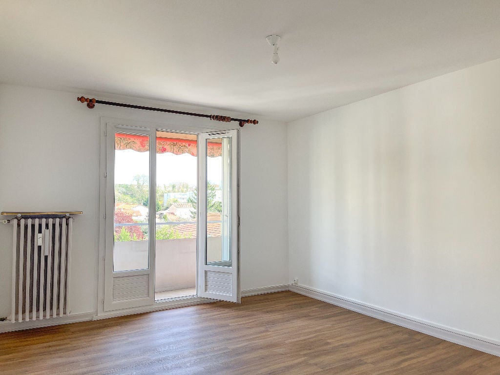 Flat Rue Pégoud in Décines-Charpieu
