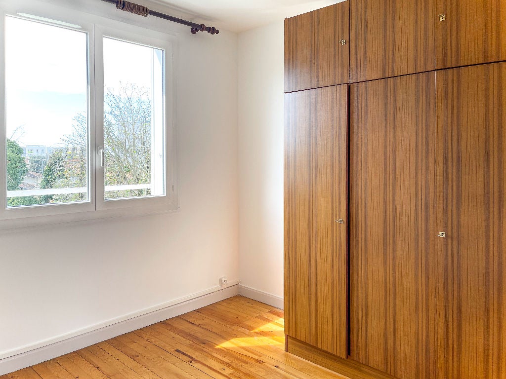 Flat Rue Pégoud in Décines-Charpieu
