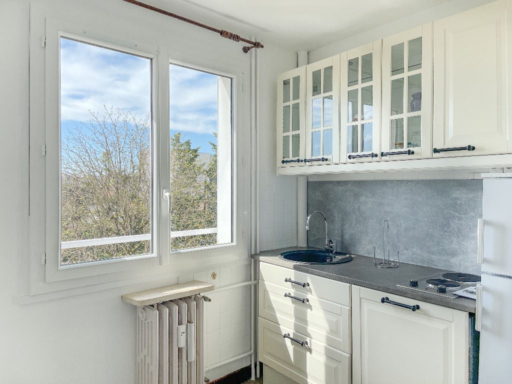 Flat Rue Pégoud in Décines-Charpieu