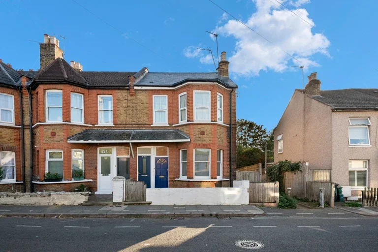 Flat St. Margaret's Road in Greater London