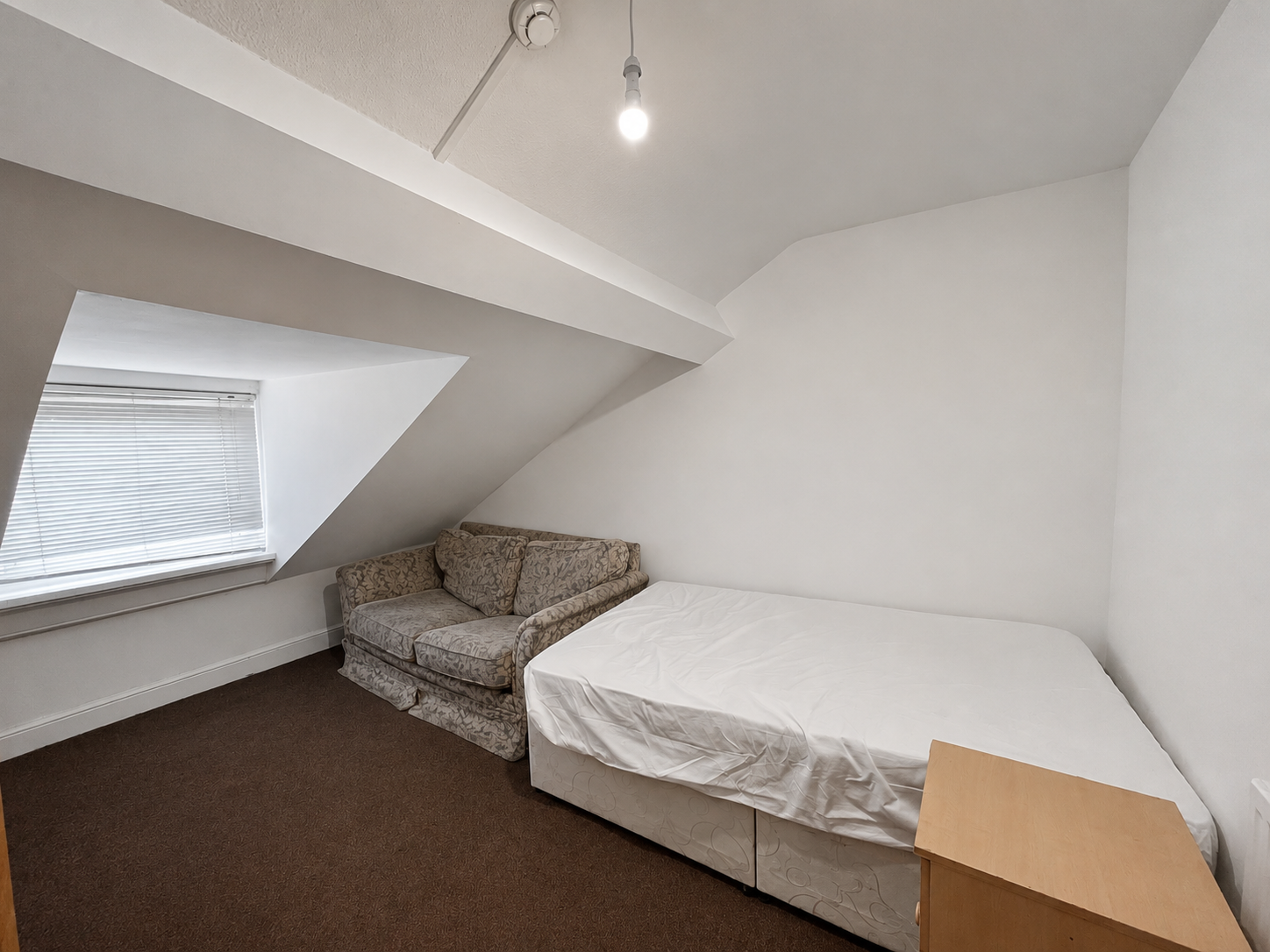 Room Faulkner Road in Newport