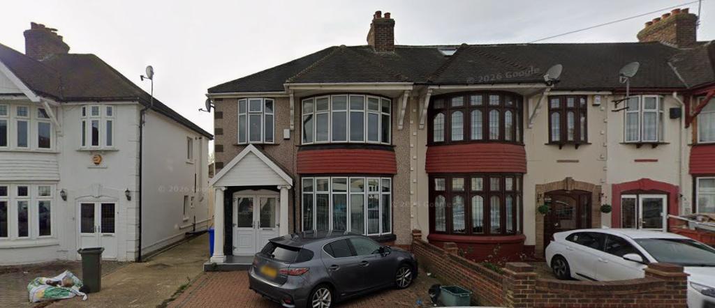 House Sandhurst Drive in Greater London
