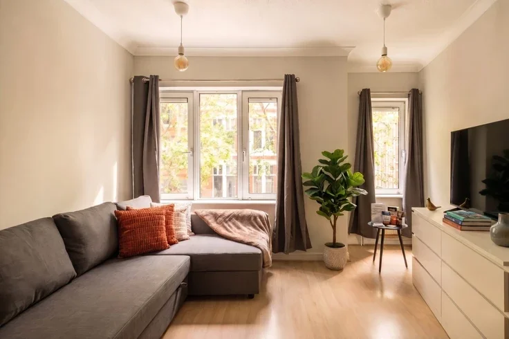 Flat Hunt's Court in City of Westminster