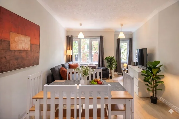 Flat Hunt's Court in City of Westminster